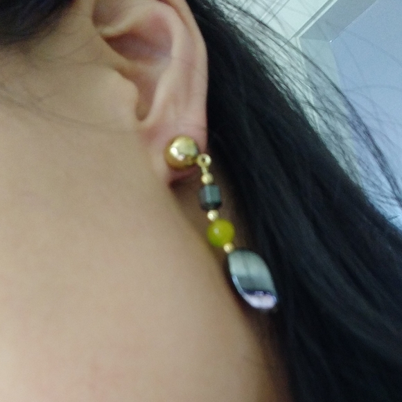 (3/$15) Vintage dangle stone earrings - Picture 4 of 4